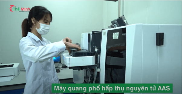 Phòng kiểm nghiệm của nhà máy Thái Minh Hitech - Nơi sản xuất Vương Niệu Đan đạt tiêu chuẩn quốc tế 4